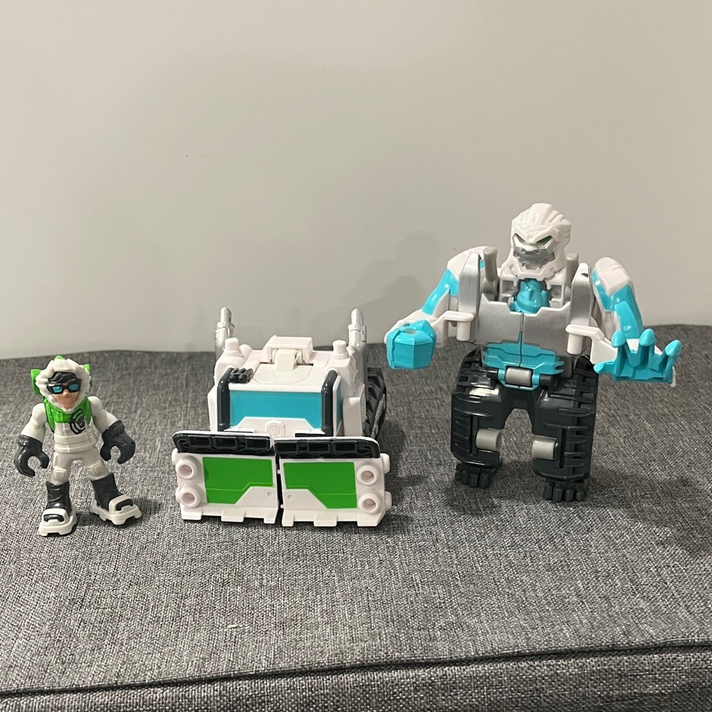 Transformer Arctic Set Rescue Bots
